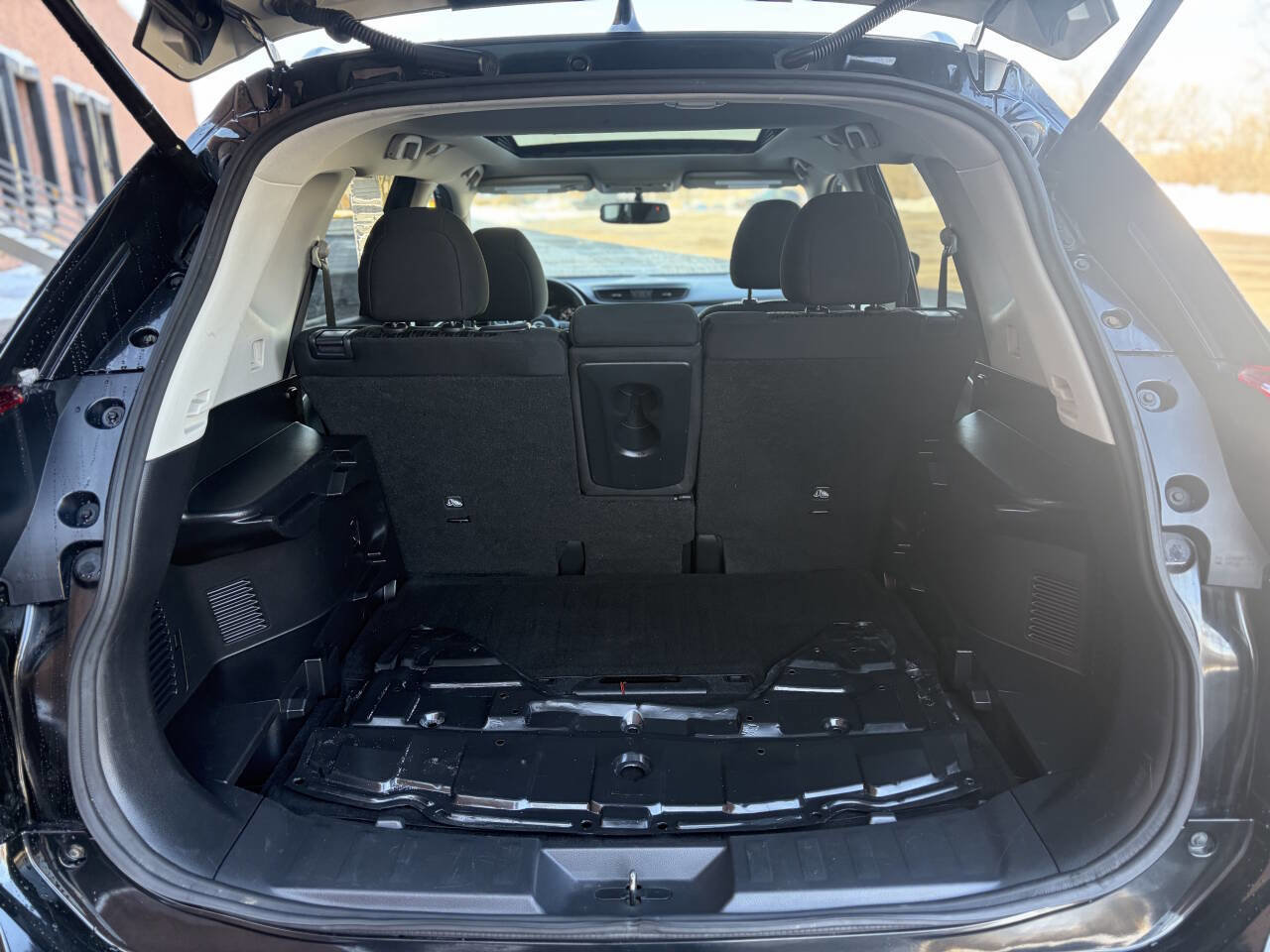 Used 2017 Nissan Rogue SV image 20