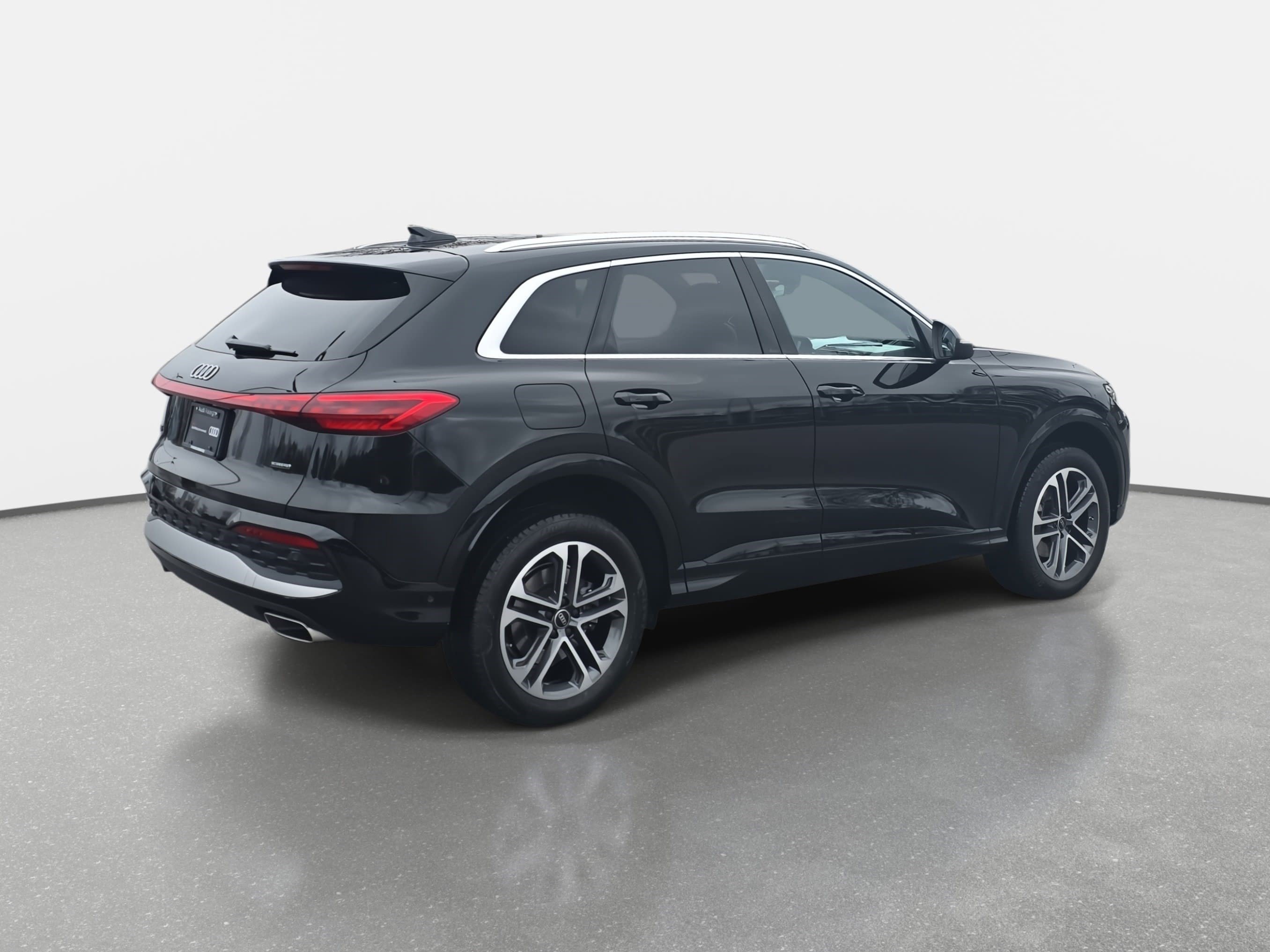 Certified 2025 Audi Q5 Premium w/ Convenience Package image 5