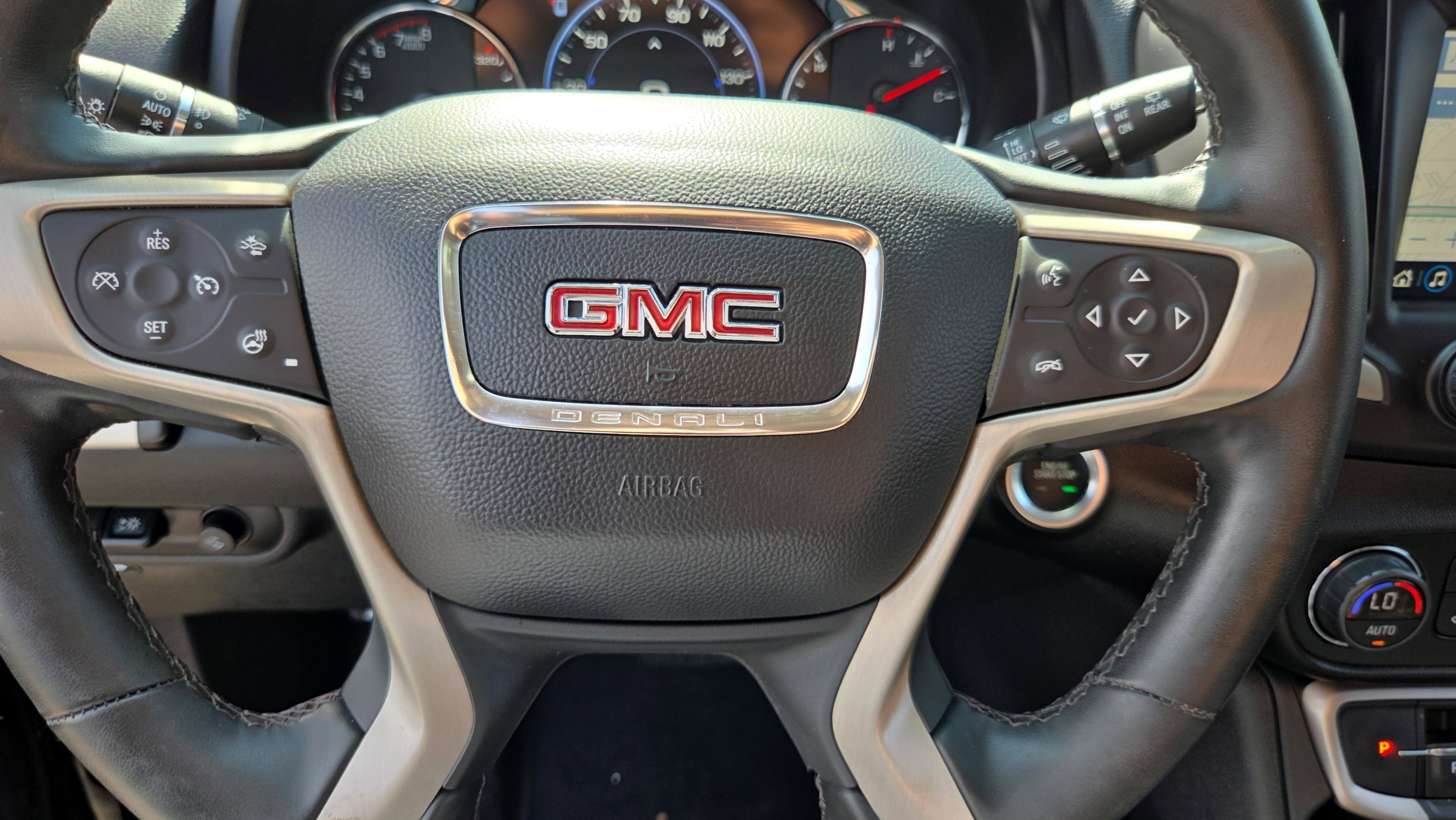 Used 2024 GMC Terrain Denali w/ Denali Premium Package AWD/4WD image 25