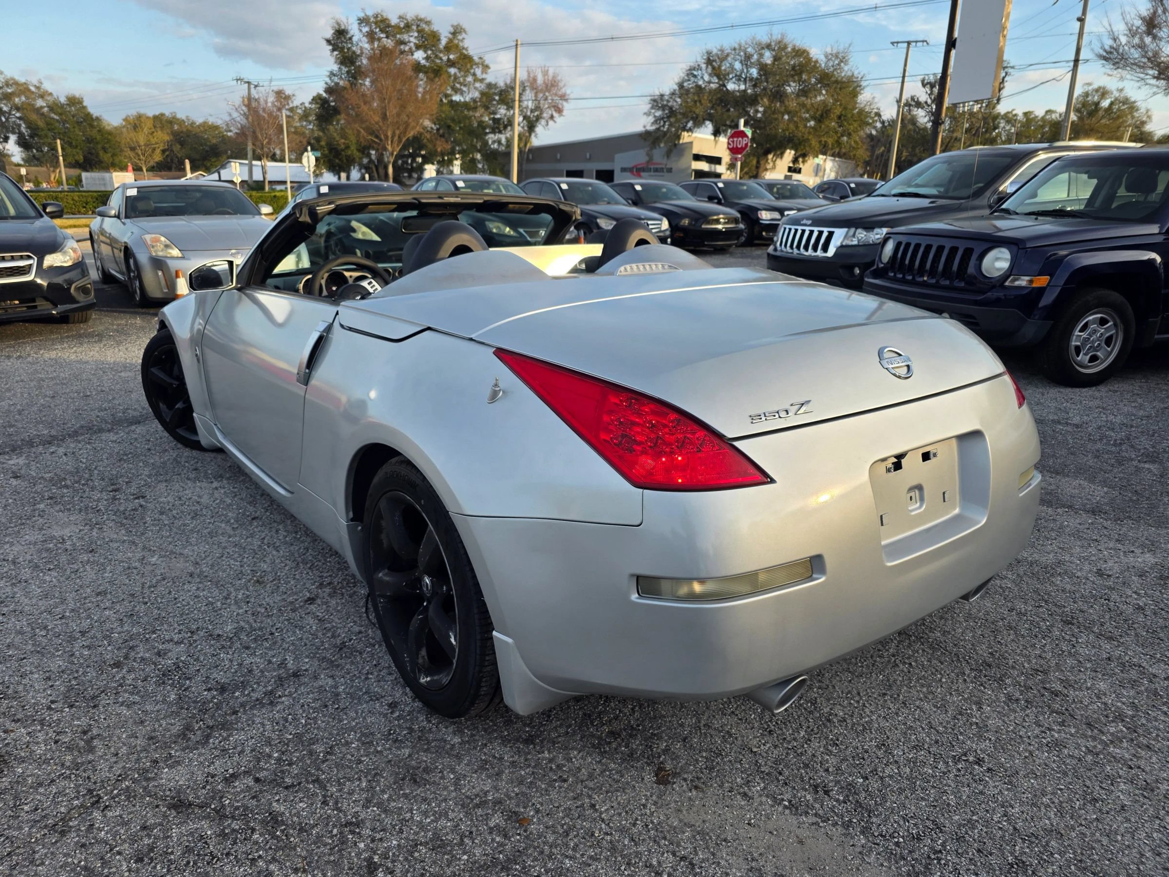 Used 2007 Nissan 350Z Enthusiast RWD image 5