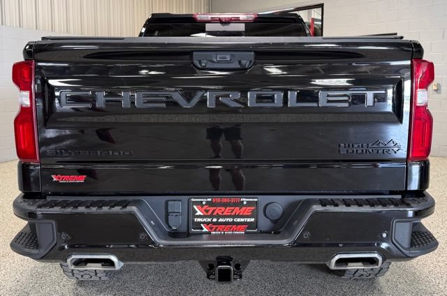 Used 2023 Chevrolet Silverado 1500 High Country w/ Technology Package AWD/4WD image 5