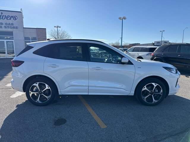 Used 2024 Ford Escape ST-Line Select w/ Tech Pack #2 image 3