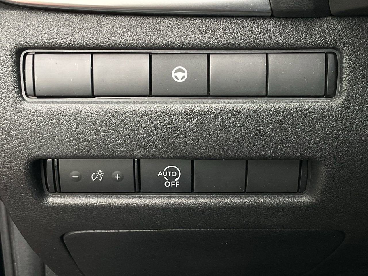 Used 2023 Nissan Rogue SV image 26