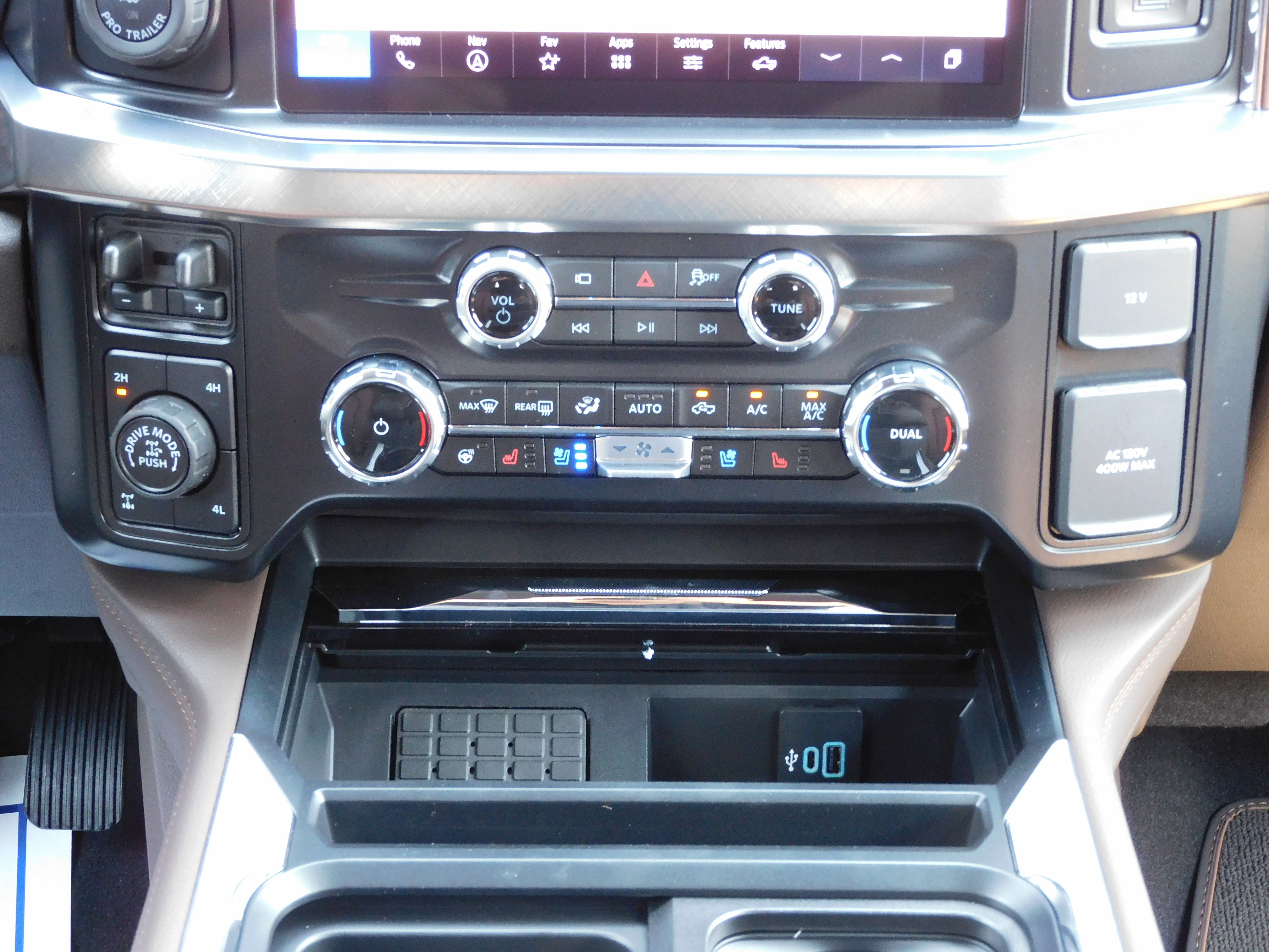 New 2026 Ford F250 King Ranch w/ Tremor Off-Road Package image 18