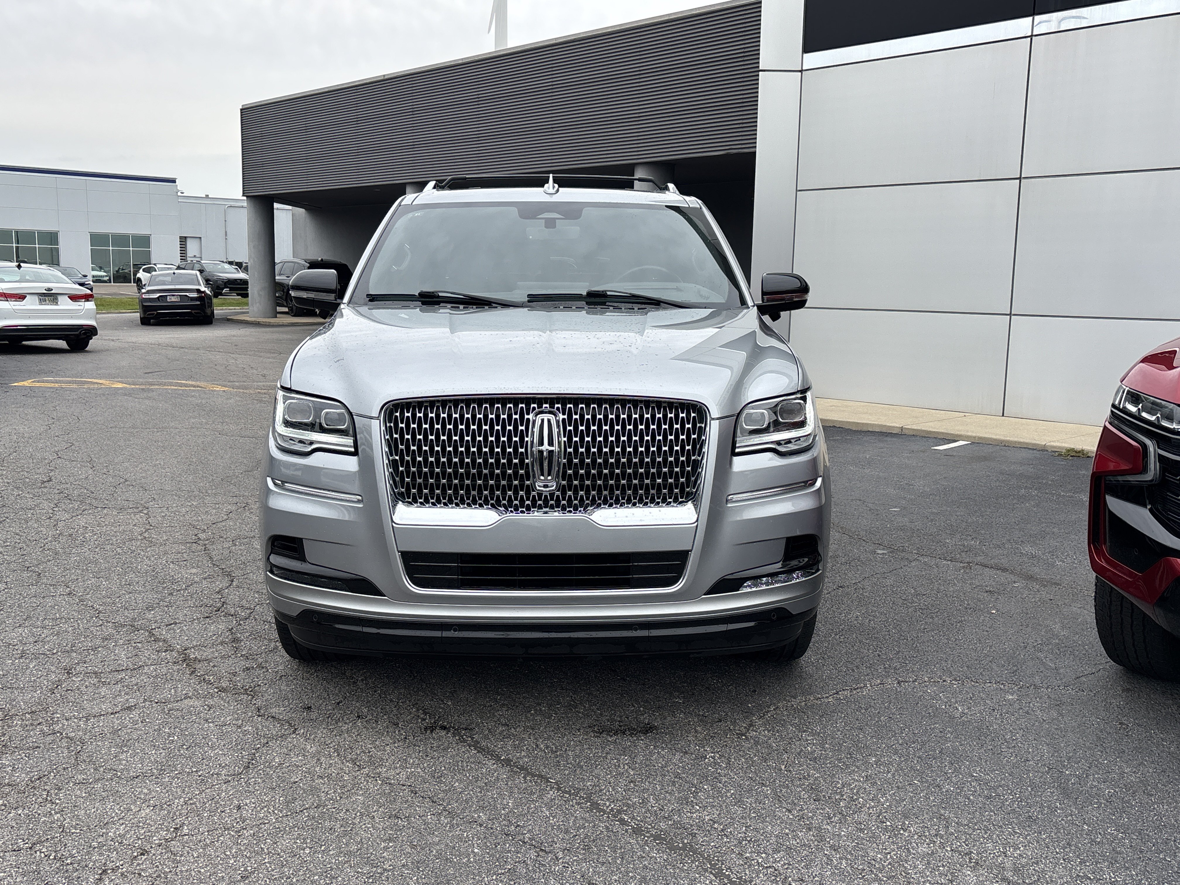 Used 2024 Lincoln Navigator Reserve AWD/4WD image 2
