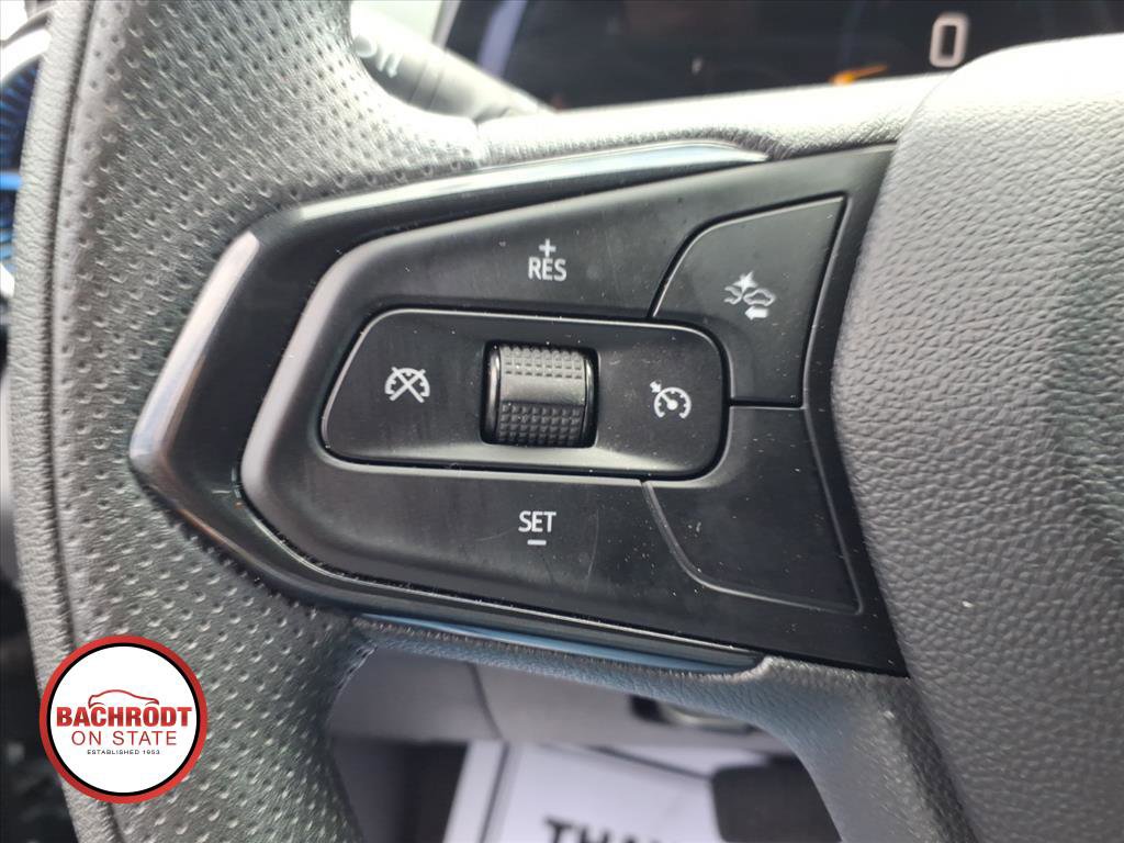 Used 2025 Chevrolet Trax LT FWD image 19