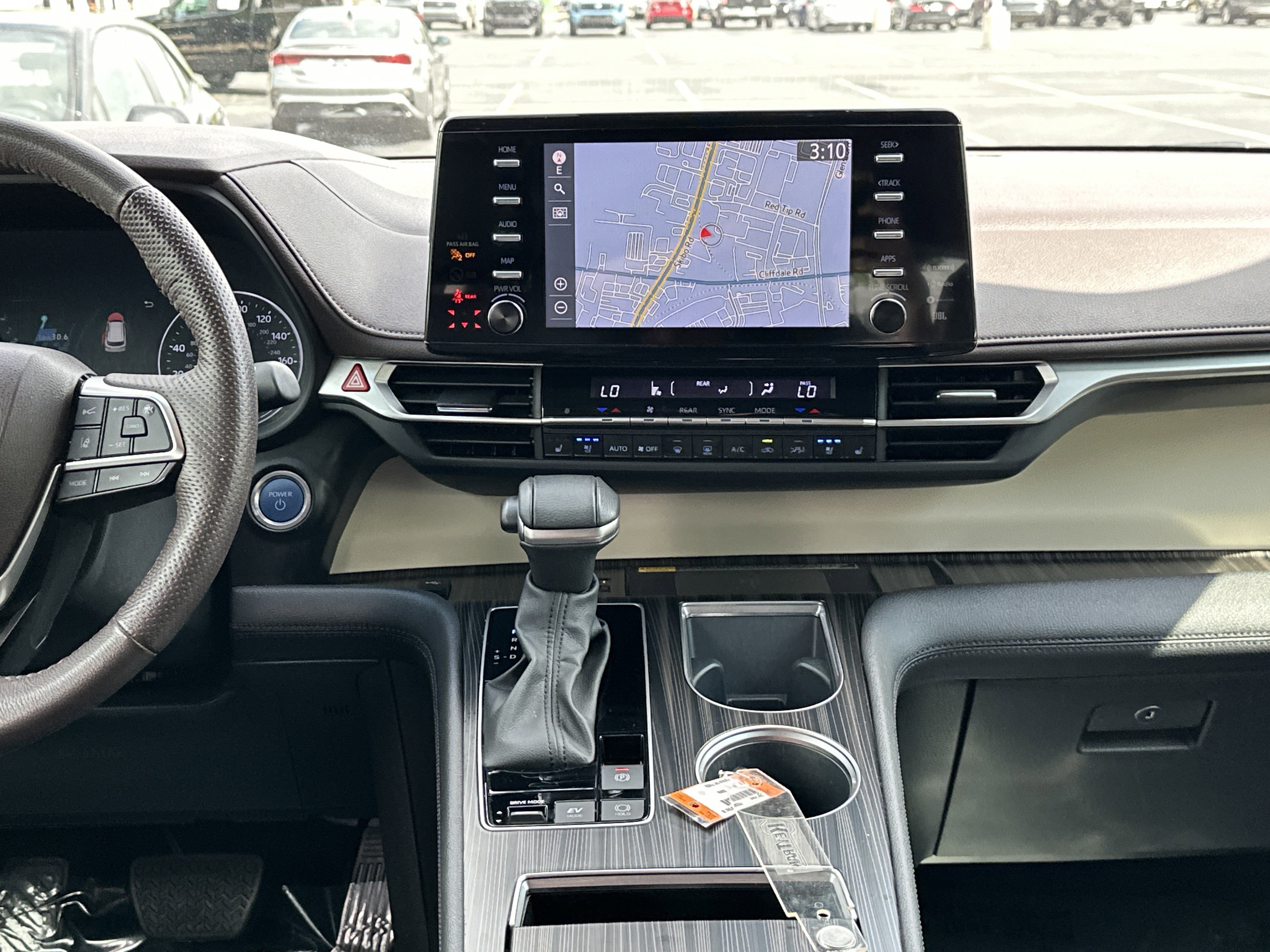 Certified 2023 Toyota Sienna Platinum FWD image 31