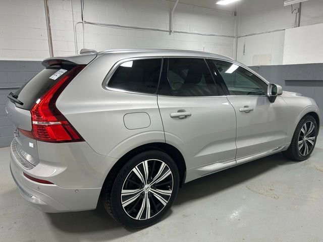 Used 2022 Volvo XC60 T8 Inscription w/ Advanced Package image 3