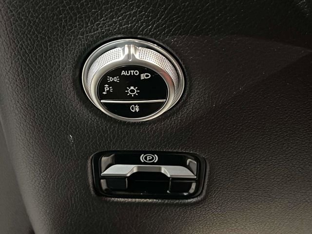 Certified 2025 Mercedes-Benz GLC 43 AMG 4MATIC image 21