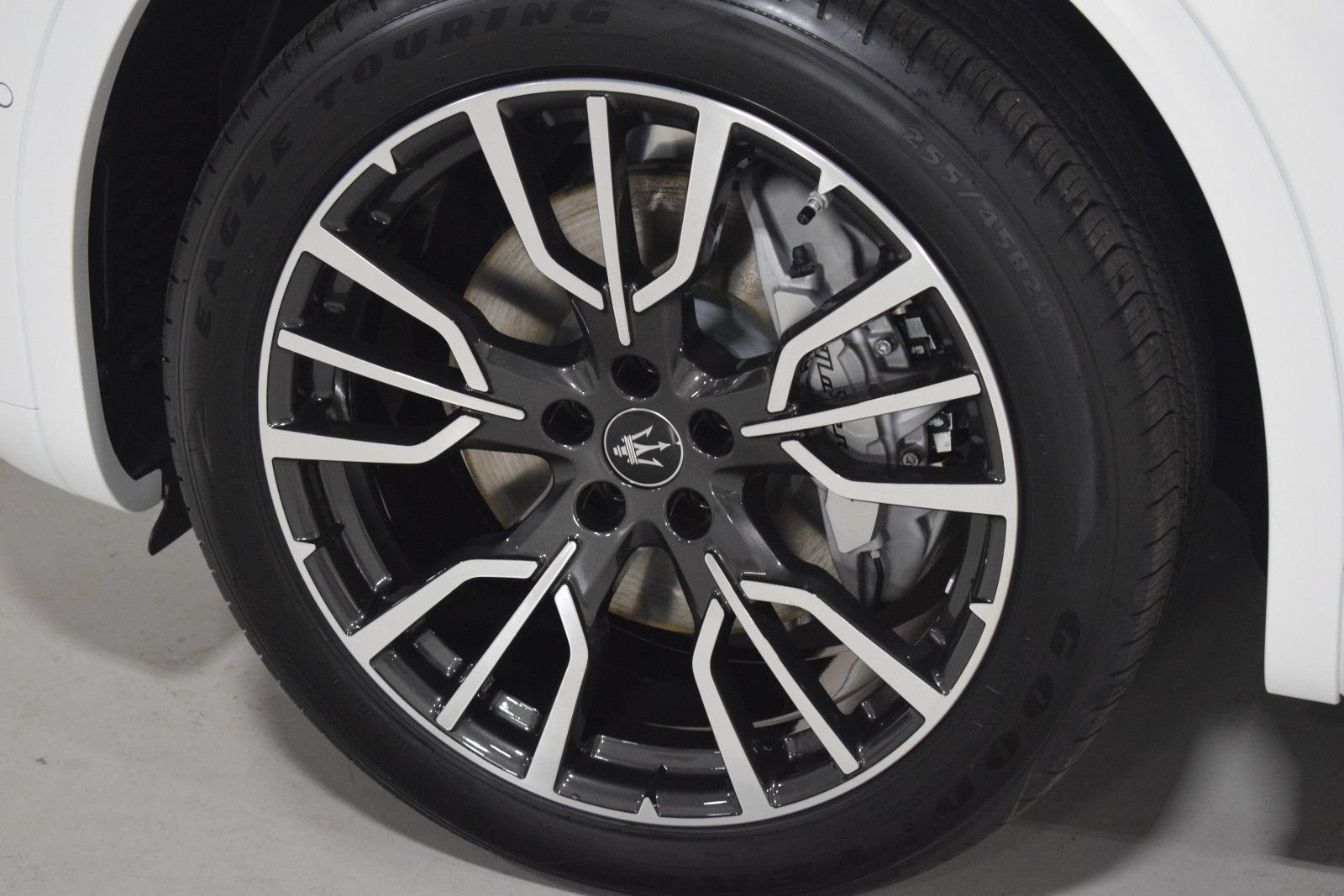 Certified 2025 Maserati Grecale Modena AWD/4WD image 5