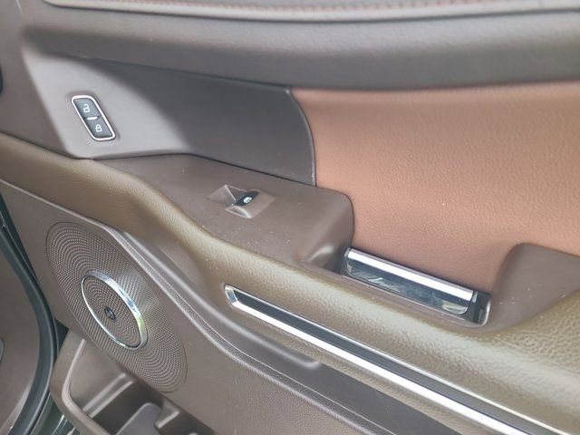 Used 2023 Ford Expedition King Ranch image 9