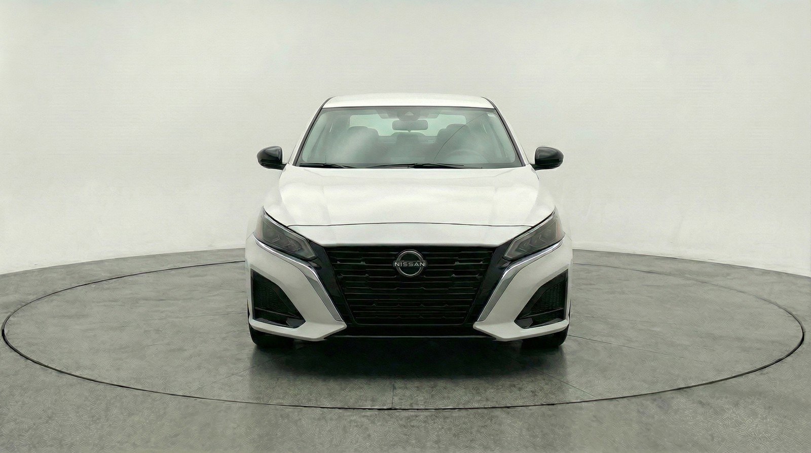 Used 2025 Nissan Altima 2.5 SV image 2