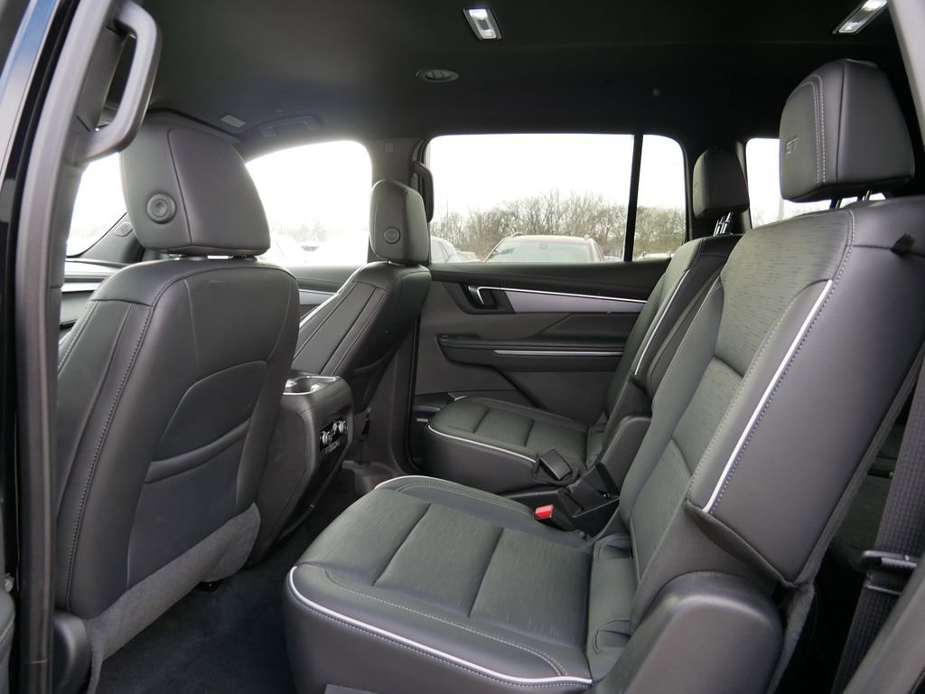 Used 2025 Buick Enclave Sport Touring image 12