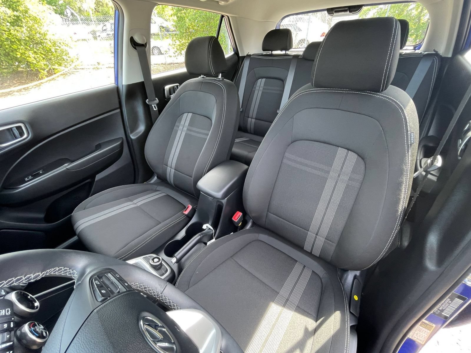 Used 2025 Hyundai Venue SEL FWD image 36