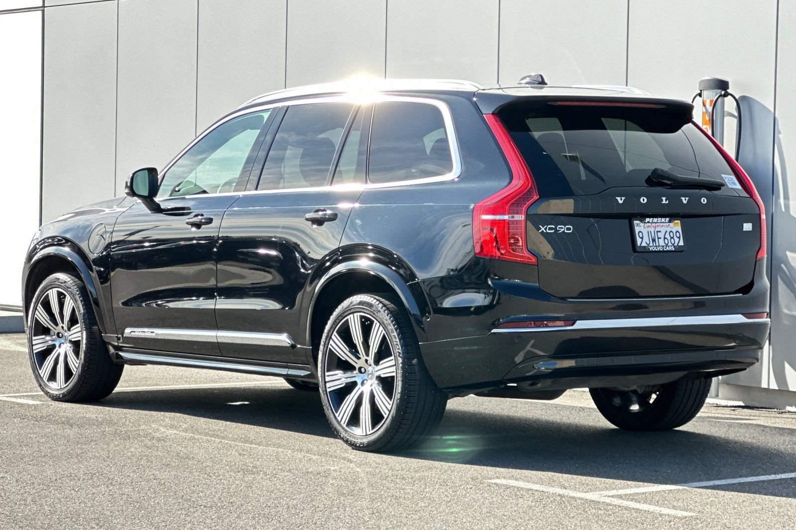 Used 2024 Volvo XC90 T8 Ultimate w/ Protection Package Premier image 3