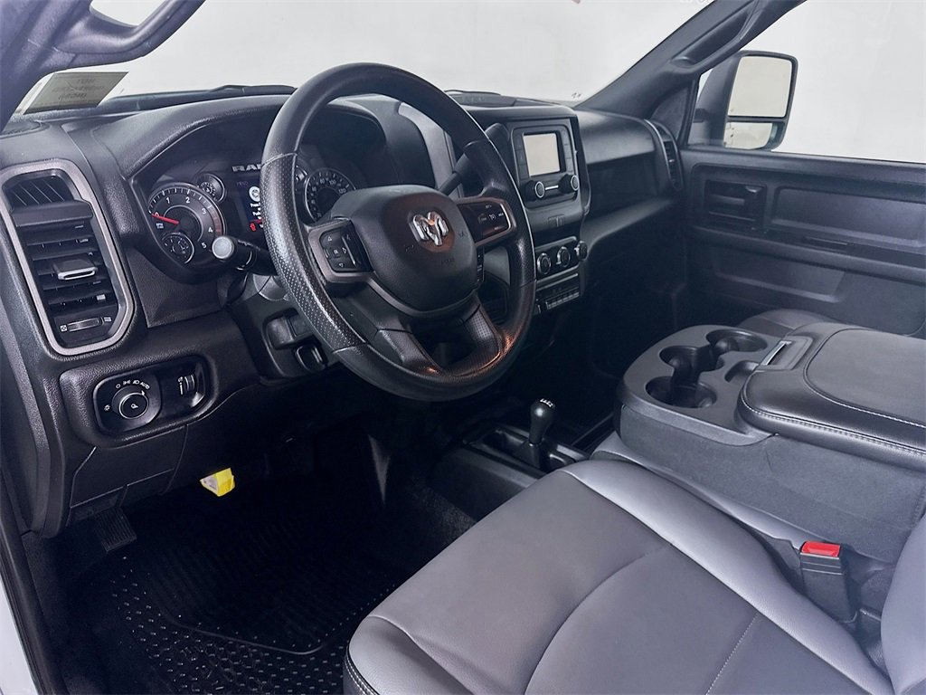 Used 2024 RAM 3500 Tradesman w/ Chrome Appearance Group image 30