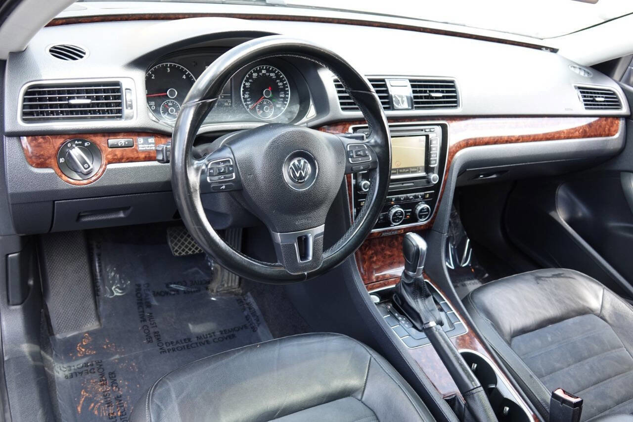 Used 2013 Volkswagen Passat TDI SEL Premium image 5