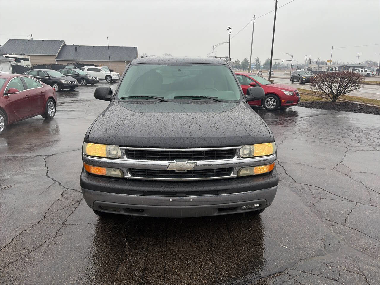 Used 2004 Chevrolet Tahoe LS image 3