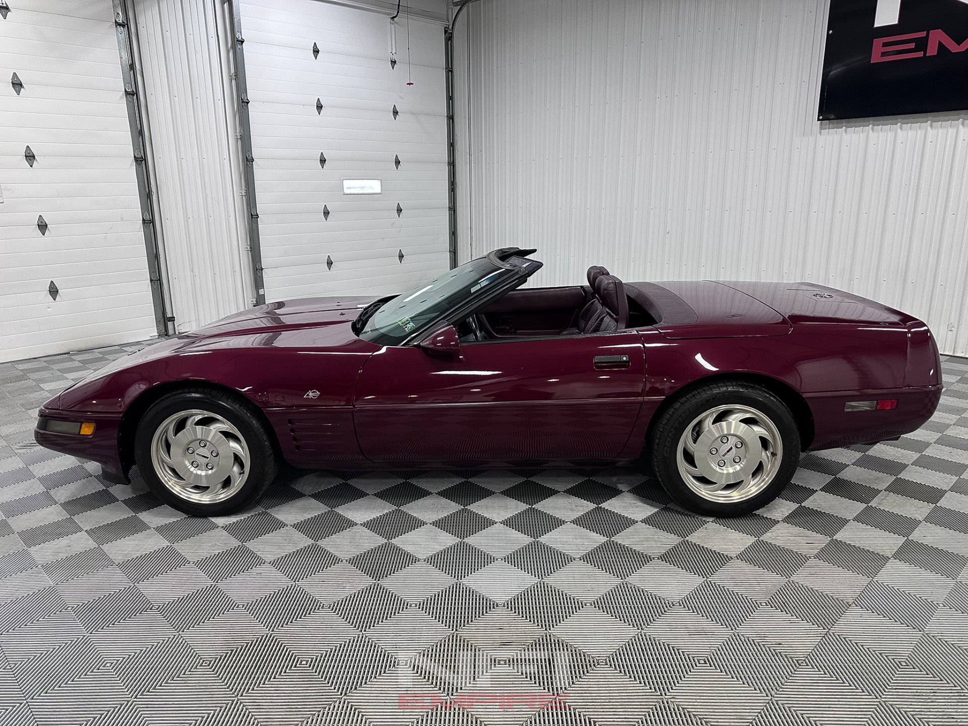 Used 1993 Chevrolet Corvette Convertible 2D image 3