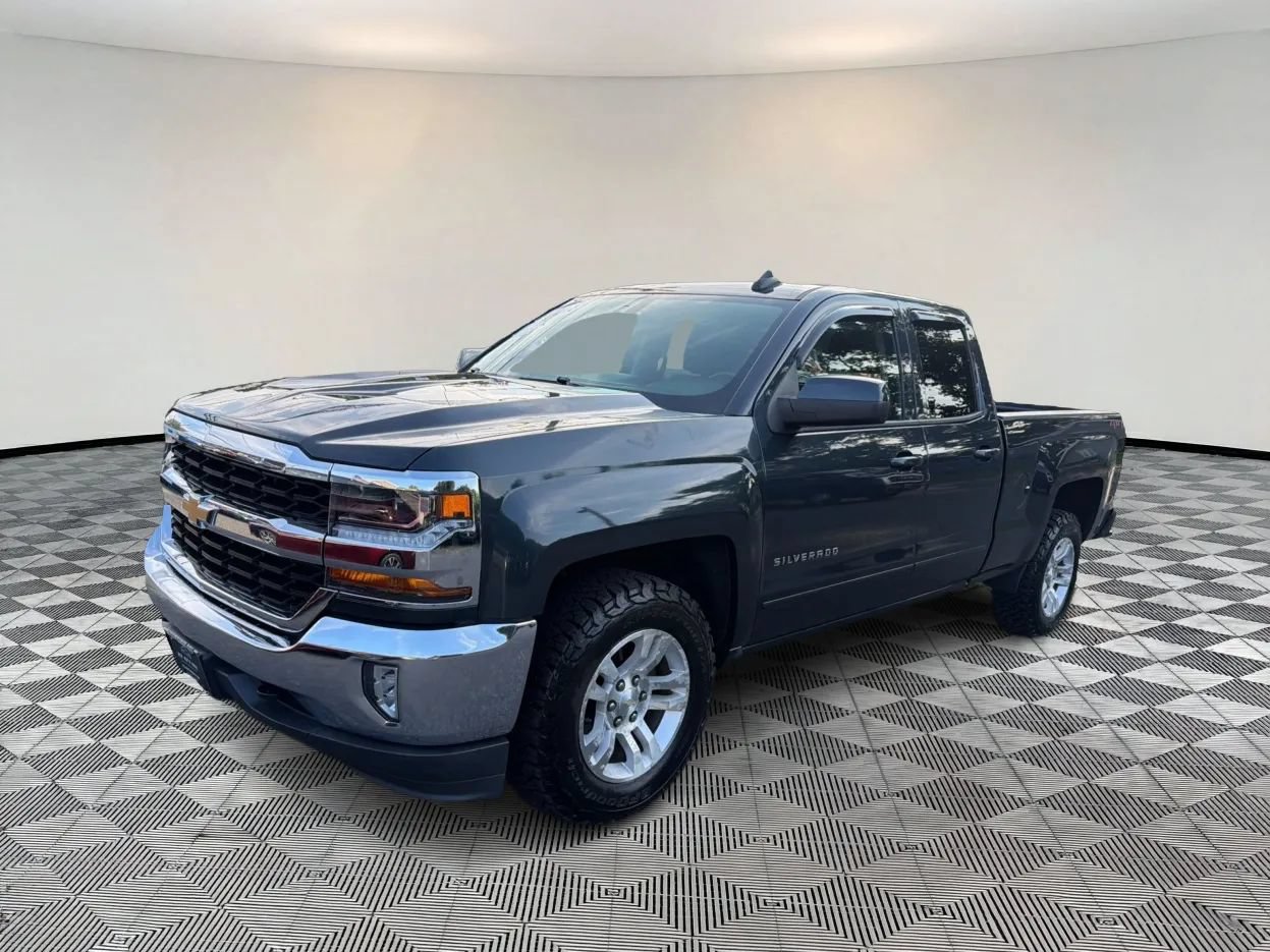 Used 2018 Chevrolet Silverado 1500 LT w/ All Star Edition AWD/4WD image 3