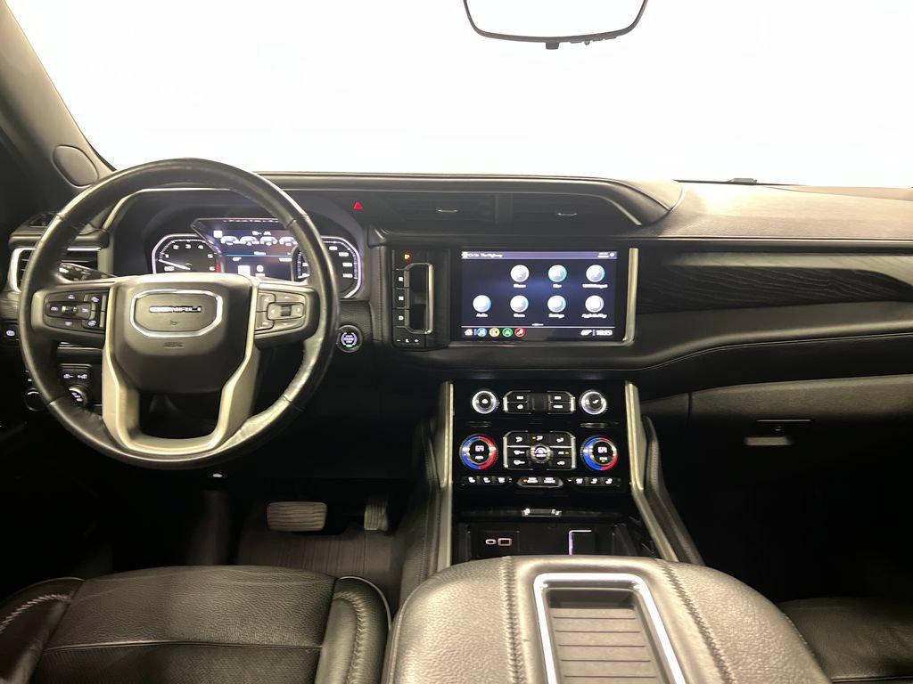 Certified 2021 GMC Yukon Denali w/ Denali Premium Package AWD/4WD image 18