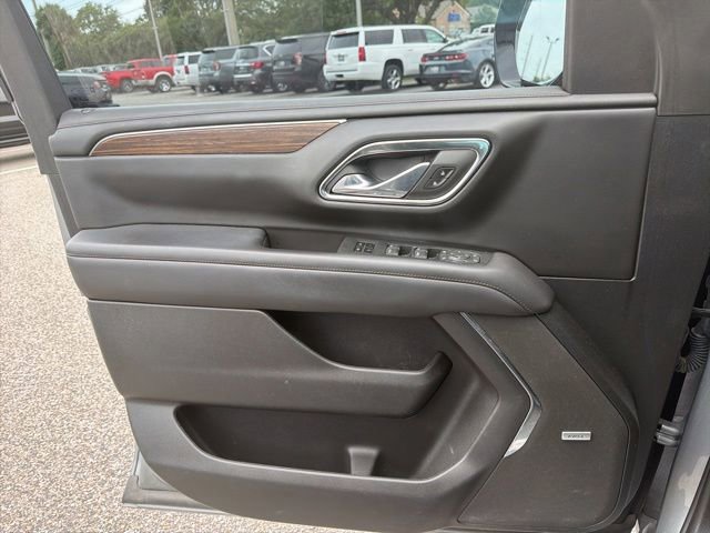 Used 2023 Chevrolet Suburban High Country RWD image 10
