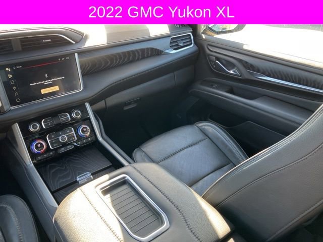 Used 2022 GMC Yukon XL Denali w/ Denali Premium Package image 23