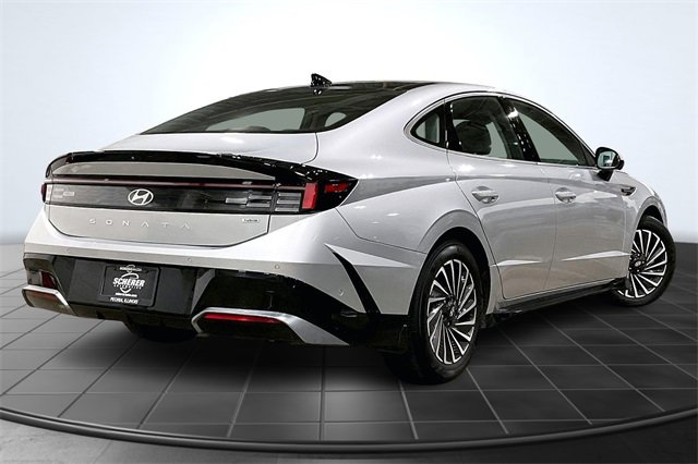Used 2025 Hyundai Sonata Limited image 2