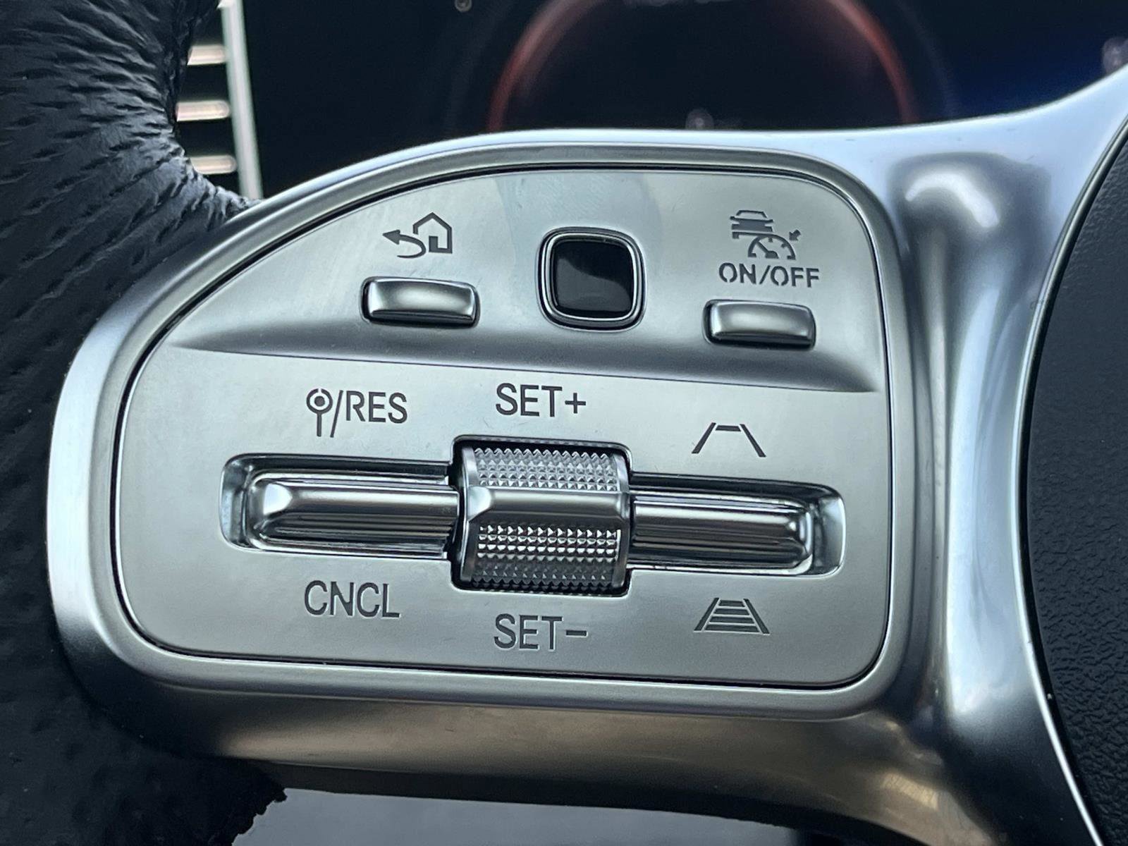 Used 2023 Mercedes-Benz GLS 450 4MATIC image 29