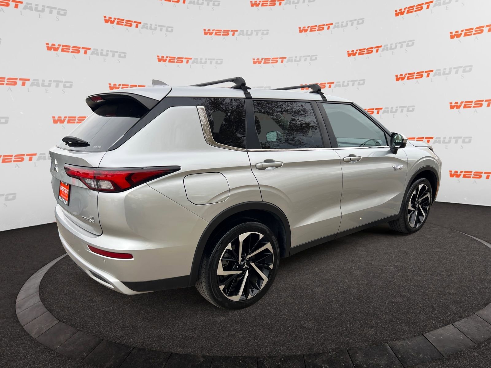 Used 2023 Mitsubishi Outlander SE AWD/4WD image 5