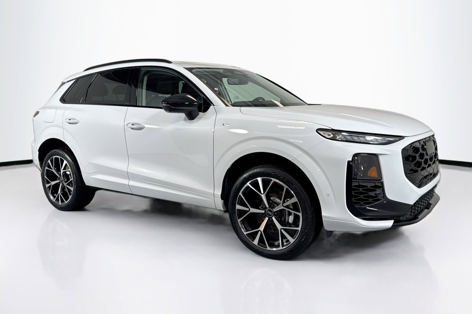 New 2026 Audi Q3 quattro 2.0T image 3