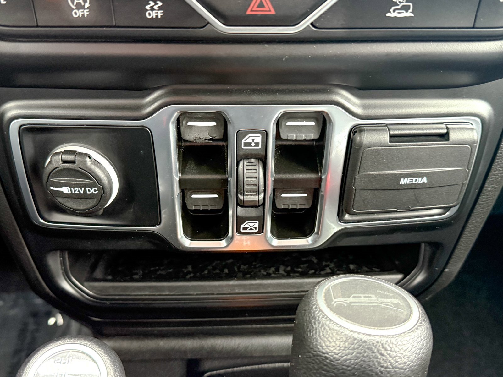 Used 2022 Jeep Gladiator Sport image 31