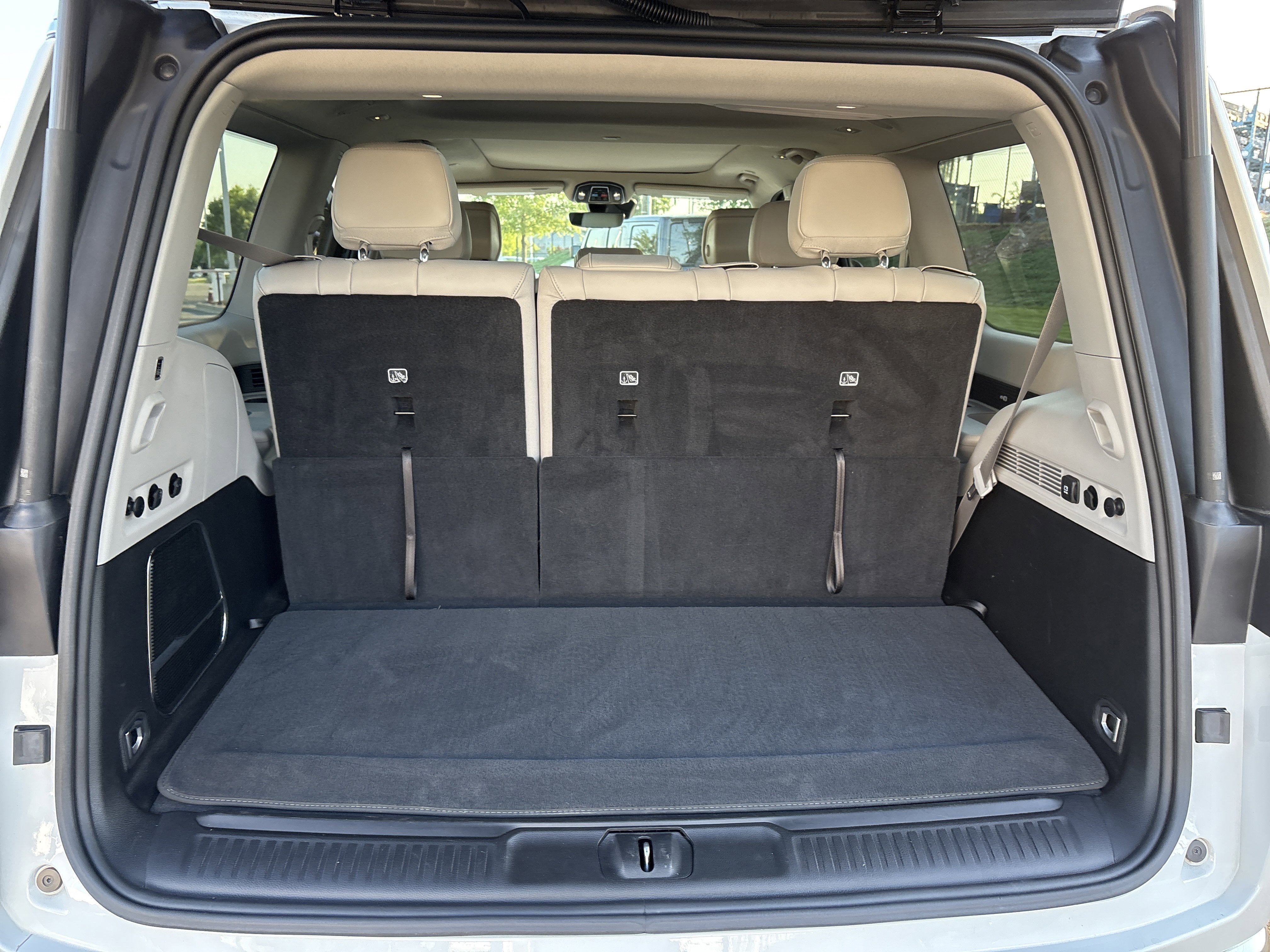 Used 2024 Jeep Wagoneer 2WD w/ Premium Group I image 36