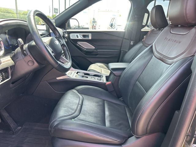Used 2023 Ford Explorer Platinum w/ Technology Package AWD/4WD image 15