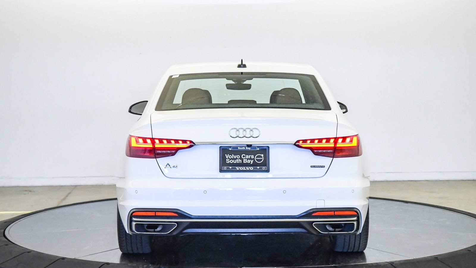 Used 2022 Audi A4 2.0T Premium Plus w/ Premium Plus Package AWD/4WD image 3
