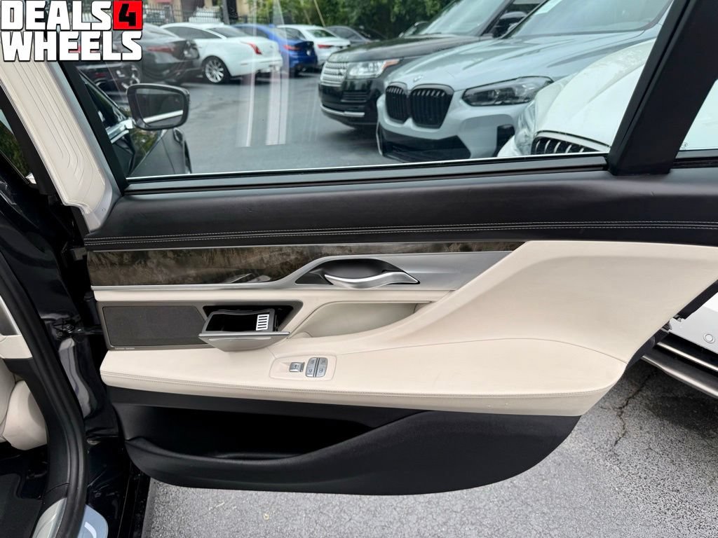Used 2018 BMW 740i RWD image 36