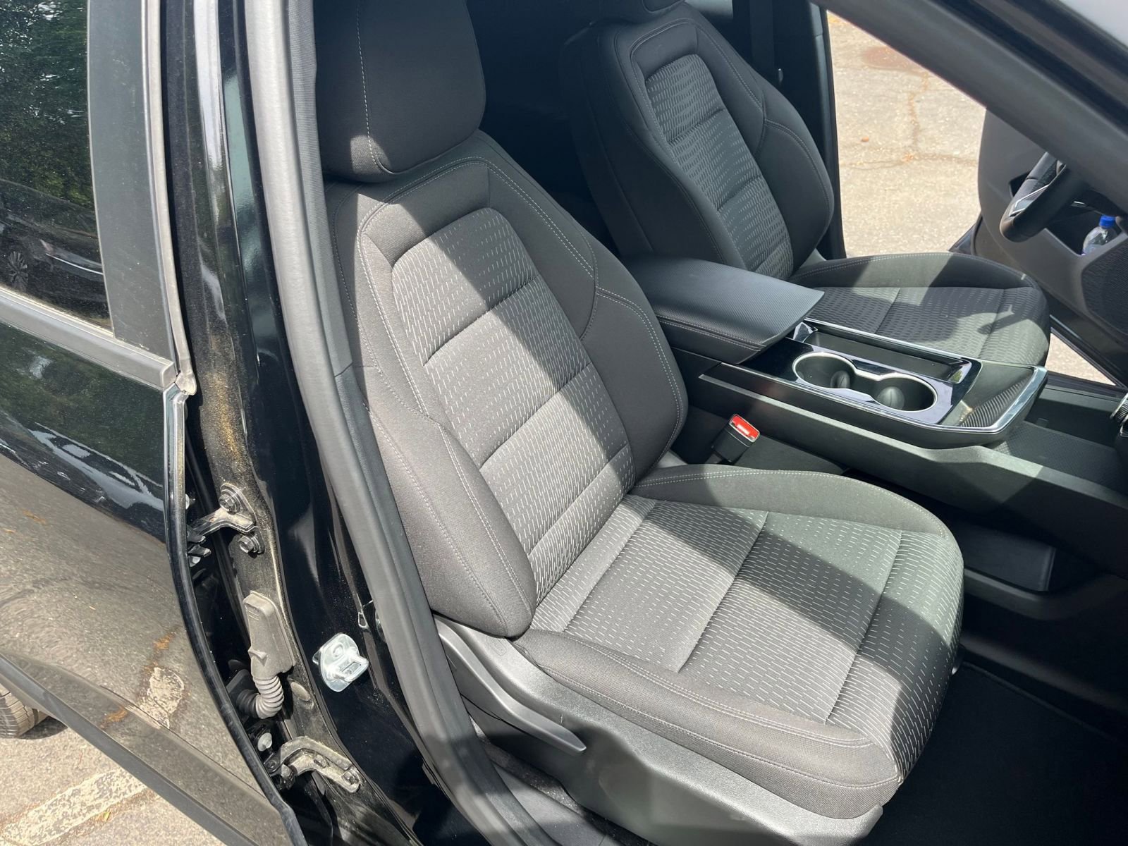 Used 2025 Chevrolet Equinox LT FWD image 32
