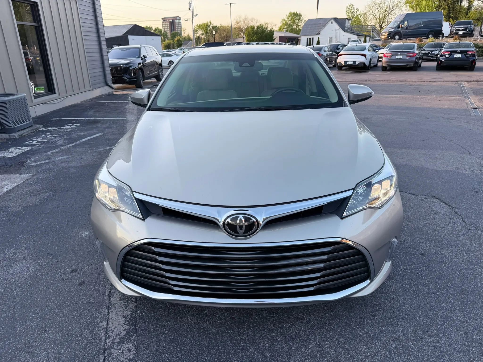 Used 2017 Toyota Avalon Limited FWD image 53