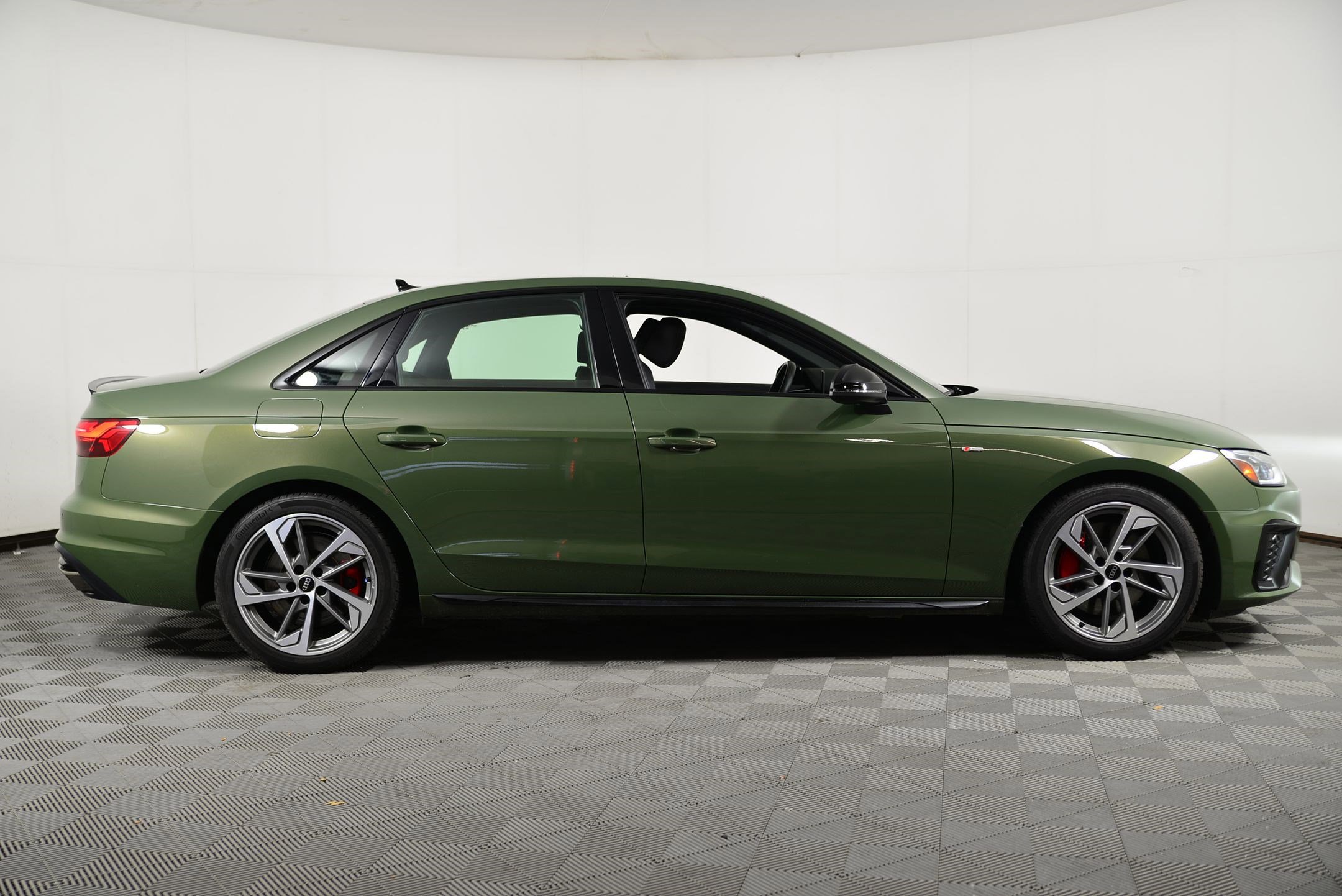 Used 2023 Audi A4 2.0T Premium Plus w/ Premium Plus Package image 7