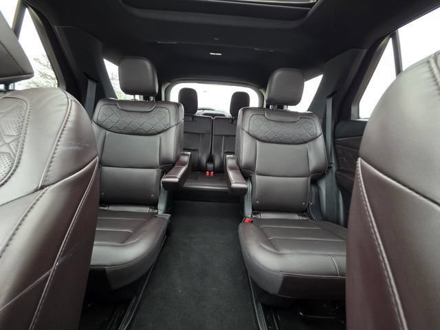 Used 2025 Ford Explorer Platinum w/ LUX Leather Package AWD/4WD image 39