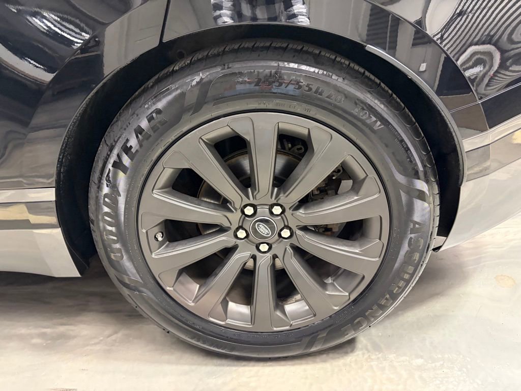 Used 2019 Land Rover Range Rover Velar R-Dynamic SE image 24
