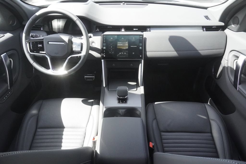 Used 2025 Land Rover Discovery Sport Dynamic SE image 9
