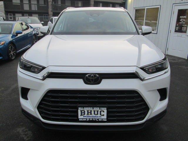 Used 2025 Toyota Grand Highlander AWD image 2