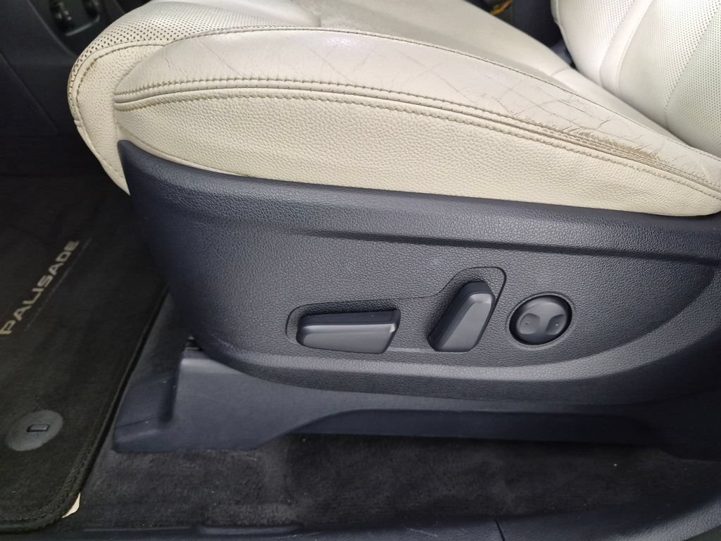 Used 2022 Hyundai Palisade SEL w/ Premium Package FWD image 23
