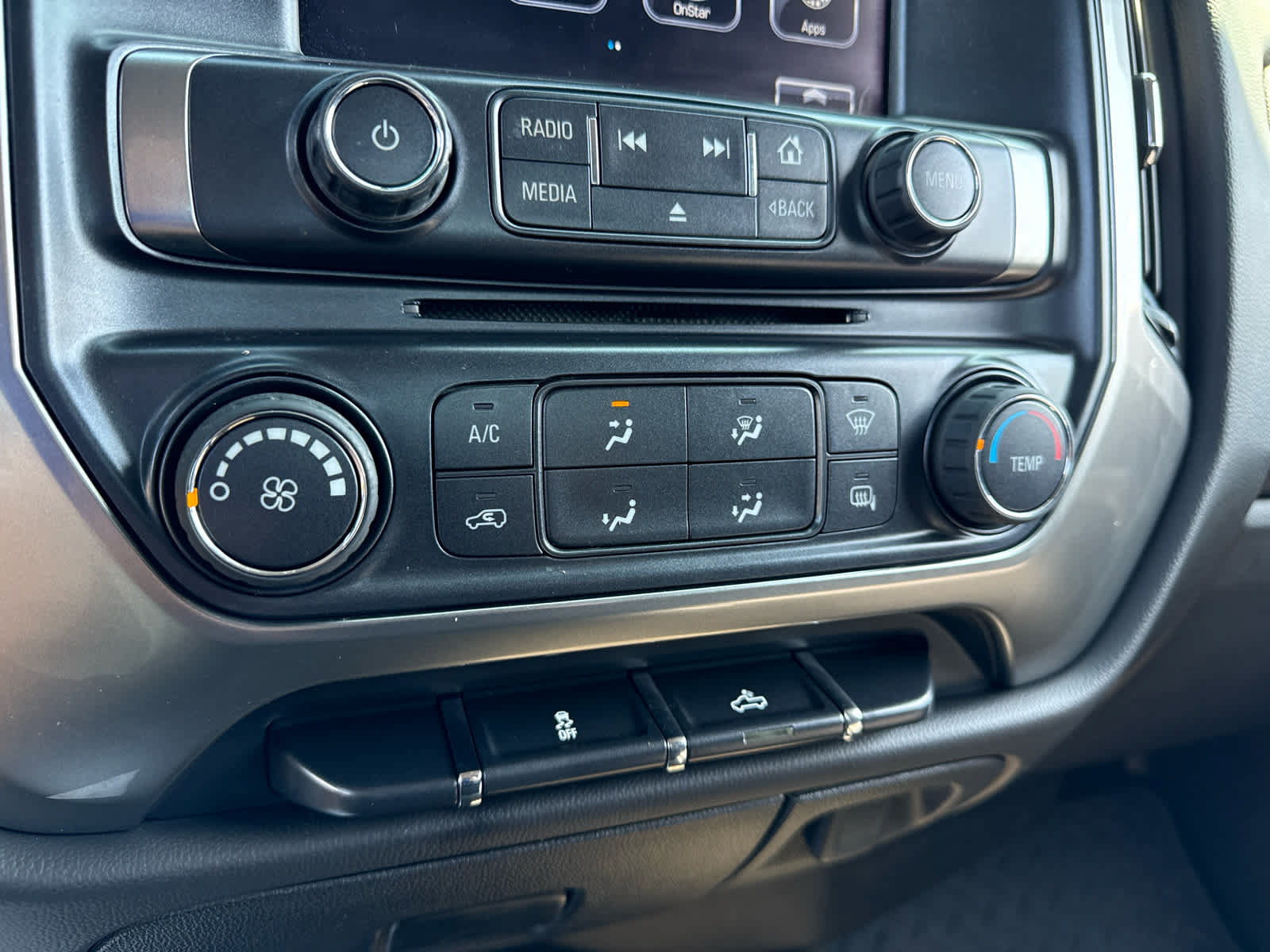 Used 2017 Chevrolet Silverado 1500 LT AWD/4WD image 17