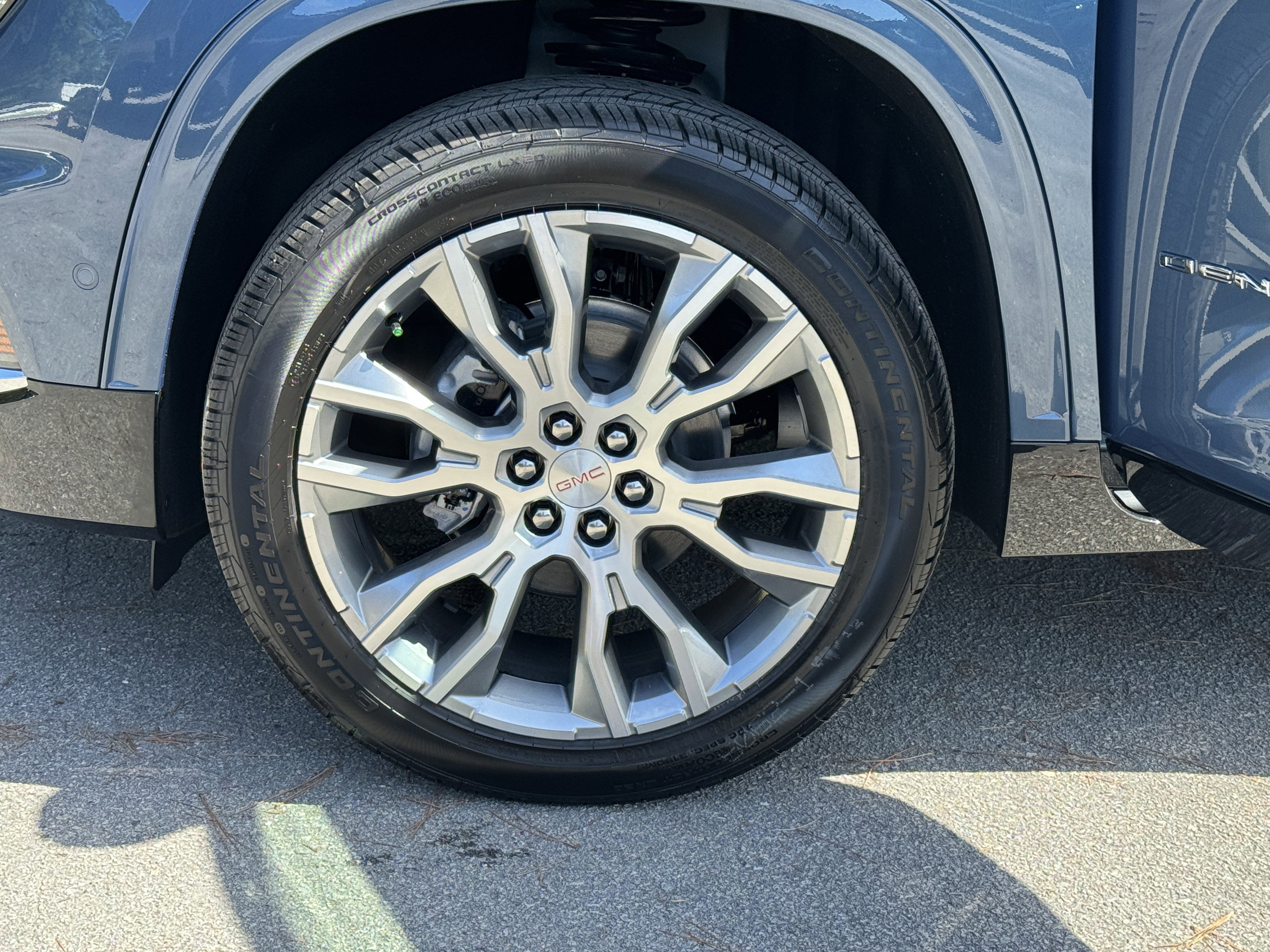 New 2026 GMC Acadia Denali w/ Super Cruise Package image 10