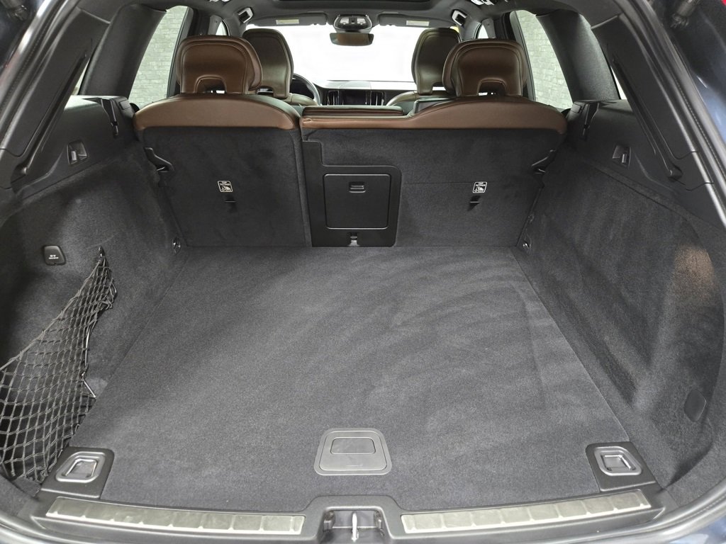 Used 2022 Volvo XC60 B5 Inscription w/ Advanced Package image 43