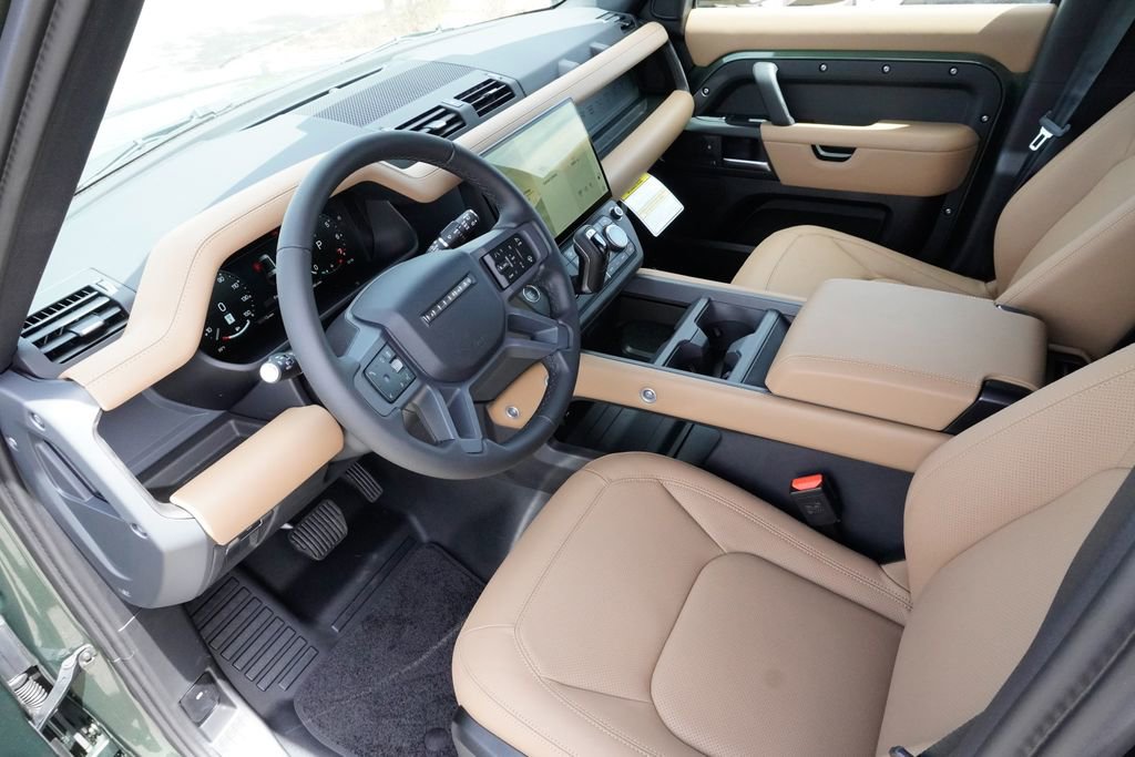 New 2026 Land Rover Defender 130 X-Dynamic SE image 18