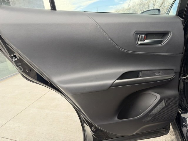 Used 2023 Toyota Venza XLE image 16