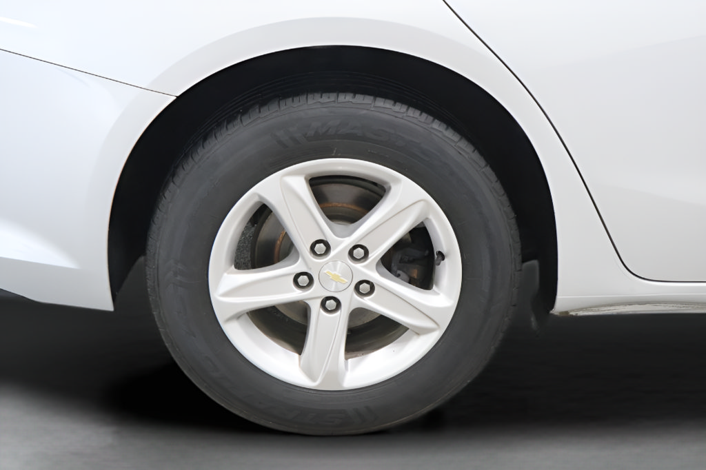 Used 2021 Chevrolet Malibu LS FWD image 31